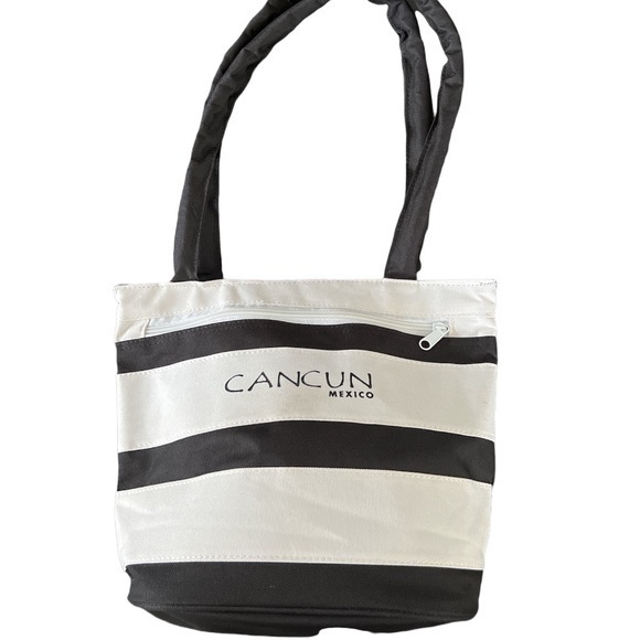 Cancun, Mexico Colorblock Tote Bag‎ - Picture 3 of 10